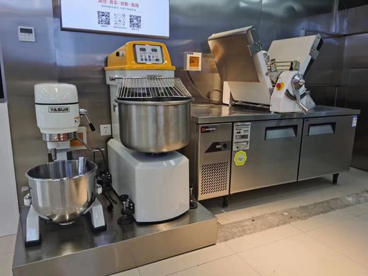 55 Pound Spiral Hamur Karıştırıcı Çift Hızlı 2.2kw Ekmek Pasta ve Pizza İçin Dijital Kontrol