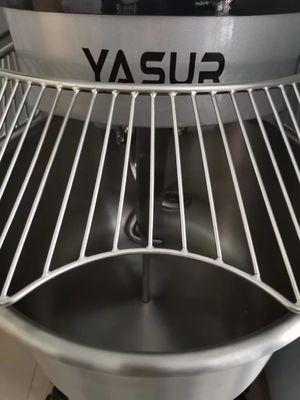 4.5kw Ağır Hizmet Tipi Spiral Hamur Karıştırıcı Çift Hızlı Paslanmaz Çelik Hamur Karıştırıcı 50 Kg Kase Izgaralı