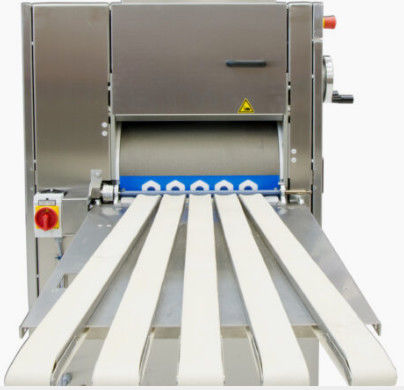 Sürekli Hamur Bölücü Yuvarlama Makinesi 7600pcs / H Pizza Hamur Yuvarlama König Stili